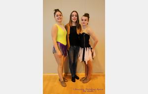 Mélanie et ses 2 twirlers qualifiés pour le championnat national à Auxerre.