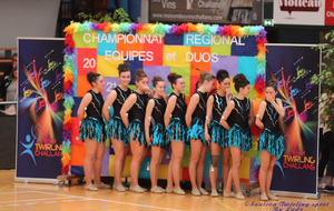 Juniors excellence. Et oui, il m'arrive de louper des photos. Même si elle n'est pas de bonne qualité, on voit nettement sur le cliché que les filles comprennent, à l'énoncé des notes, qu'elles sont en train de décrocher leur ticket pour le national. Ludo