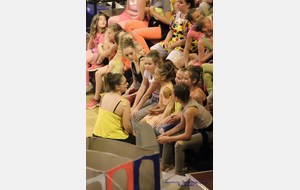 Marine et ses "petites" qui en finissant 2ème de leur poule, se sont qualifiées pour la finale catégorie minime honneur du dimanche.