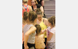Marine et ses "petites", qualifiées pour la finale du dimanche